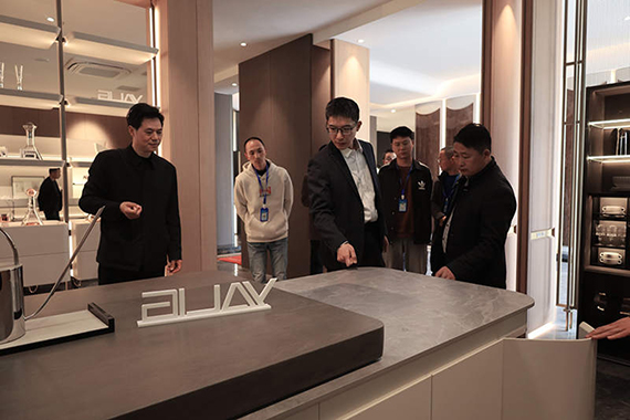 熱烈歡迎長(cháng)豐縣領(lǐng)導蒞臨雅麗家指導工作