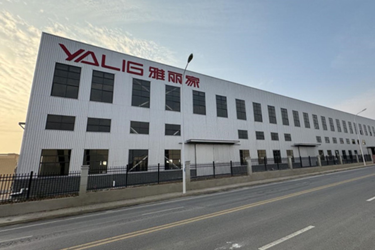淮南市市委政策研究室副主任儲兆慶一行 蒞臨雅麗家新橋工廠(chǎng)調研指導